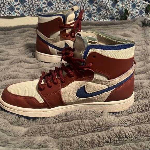 Warn a couple times, super nice fabric, - Picture 2 of 3